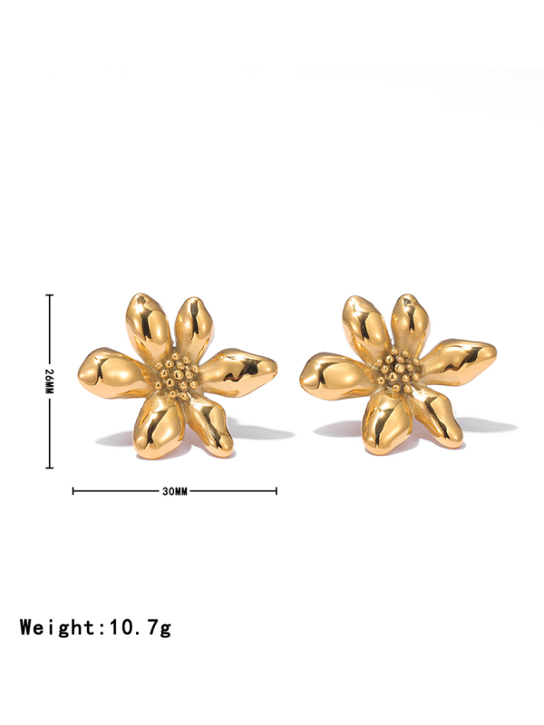 Fashionable and exaggerated big flower new earrings